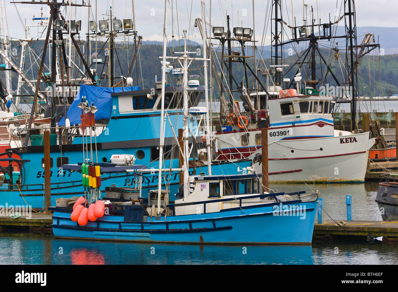 Bateaux de pêche commerciale dans la région de marina sur la rivière Siuslaw Florence dans l'Oregon Banque D'Images