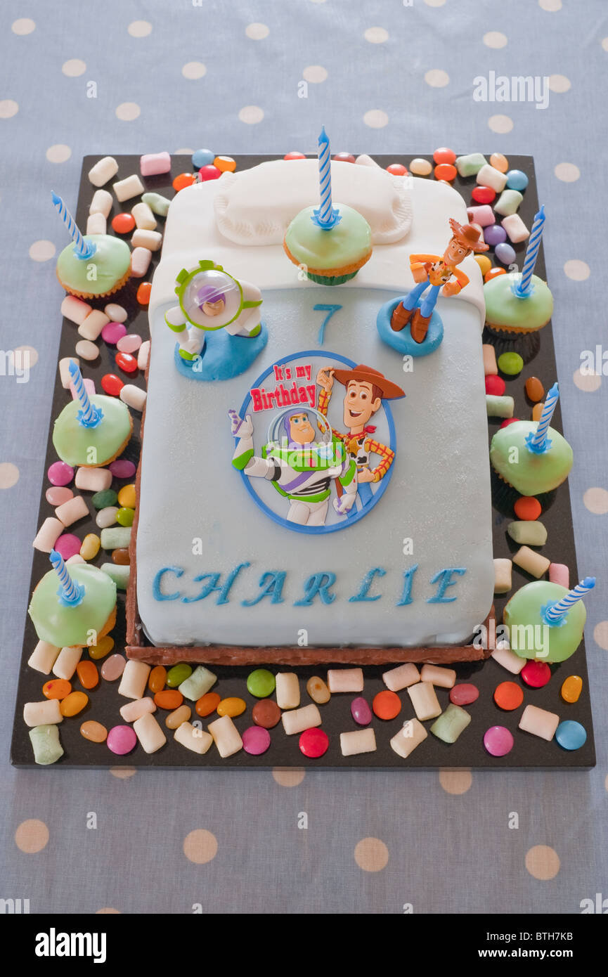 Une Histoire de jouets faits maison à thème gâteau d'anniversaire pour un 7 ans Banque D'Images