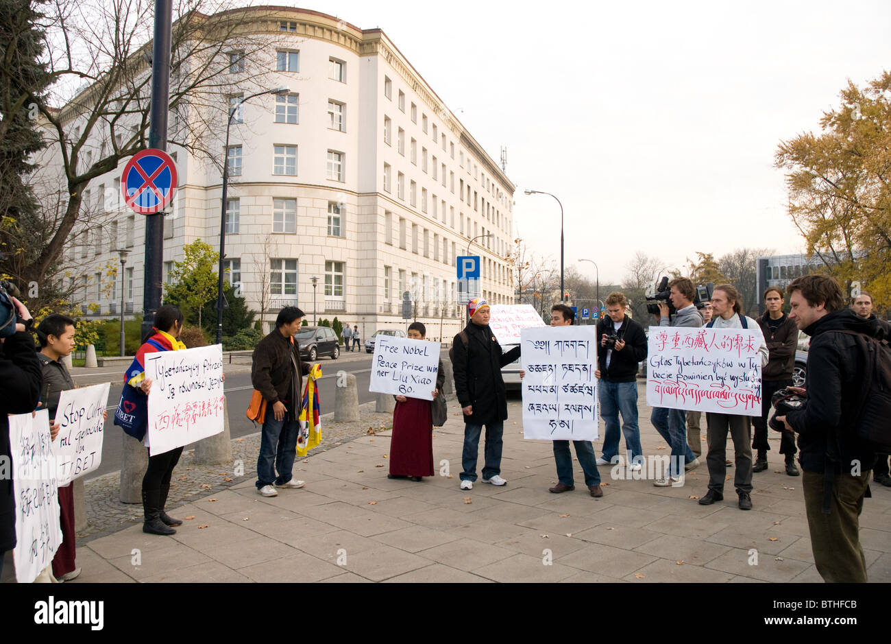 02 novembre 2010 la Pologne,Free Tibet, Tibet représentants protester contre la loi de freinage,l'avant du Sejm de Varsovie Banque D'Images
