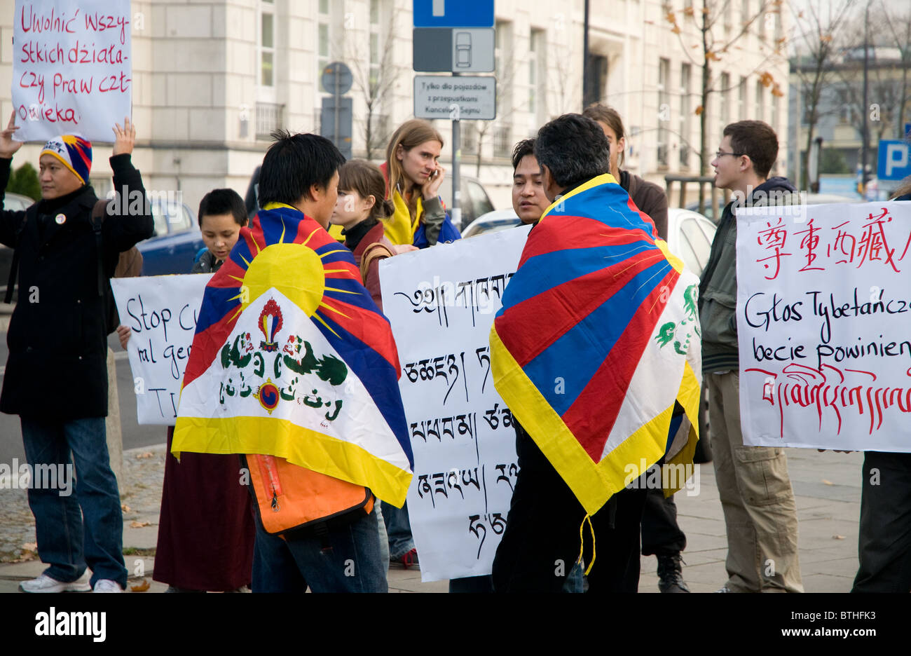 02 novembre 2010 la Pologne,Free Tibet, Tibet représentants protester contre la loi de freinage,l'avant du Sejm de Varsovie Banque D'Images