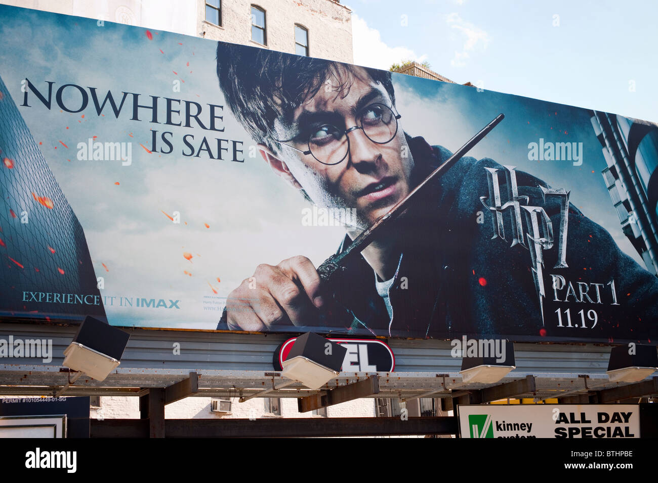 Un panneau d'affichage le nouveau film de Harry Potter, "Harry Potter et les Reliques de la', vu à New York Banque D'Images