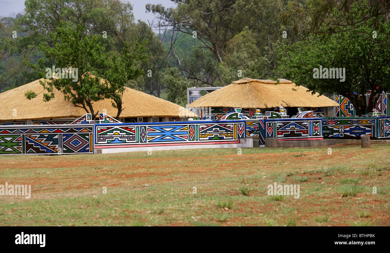Village de la culture Ndebele, Botshabelo, Afrique du Sud. Banque D'Images