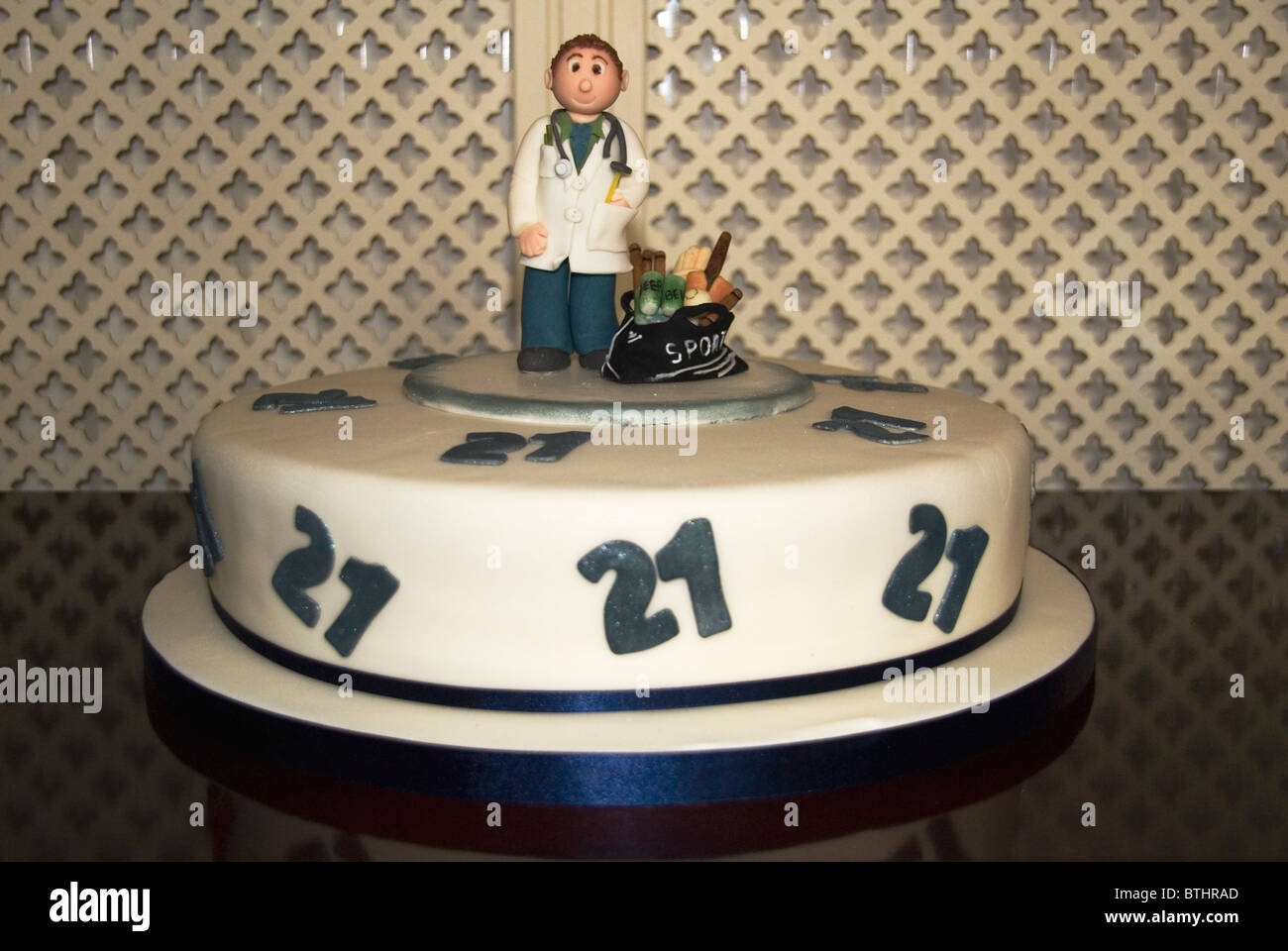 21st Birthday Cake Banque D Image Et Photos Alamy