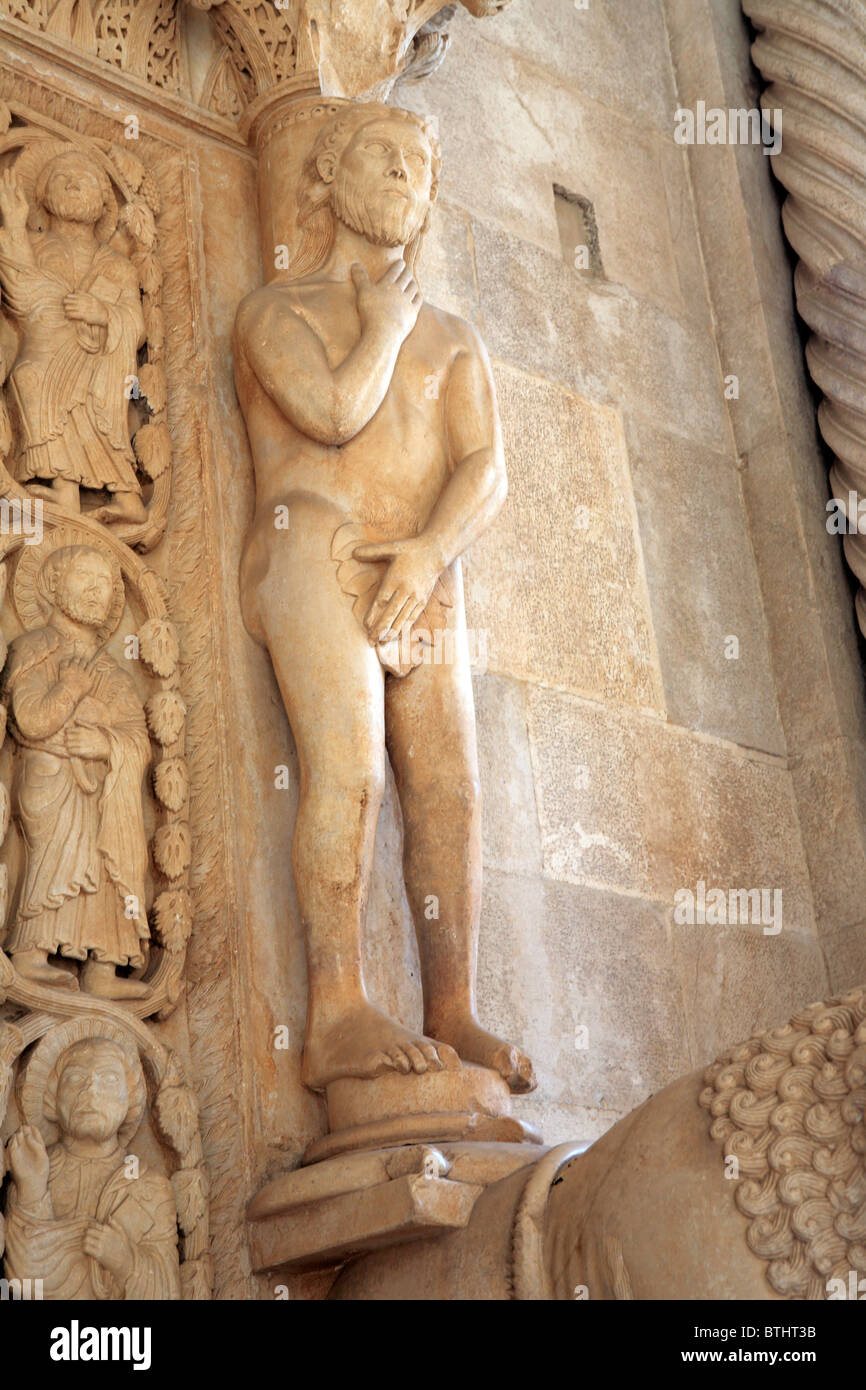 Portail de la cathédrale de Saint-Laurent (Katedrala Sv. Lovre), Trogir, Croatie, comté de Split-Dalmatie Banque D'Images