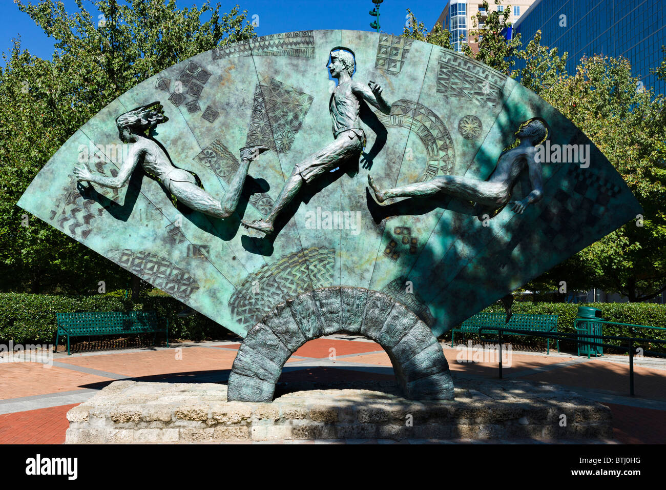 La sculpture à l'entrée du Parc Olympique Centennial, Atlanta, Georgia, USA Banque D'Images