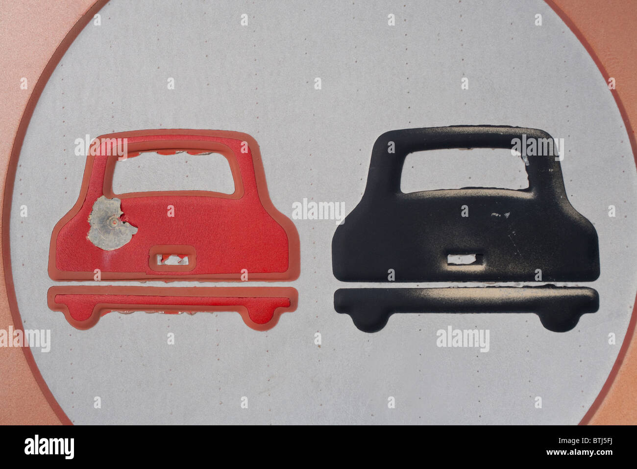 L'espagnol à l'ancienne, pas de dépassements, road sign with bullet indentation Banque D'Images