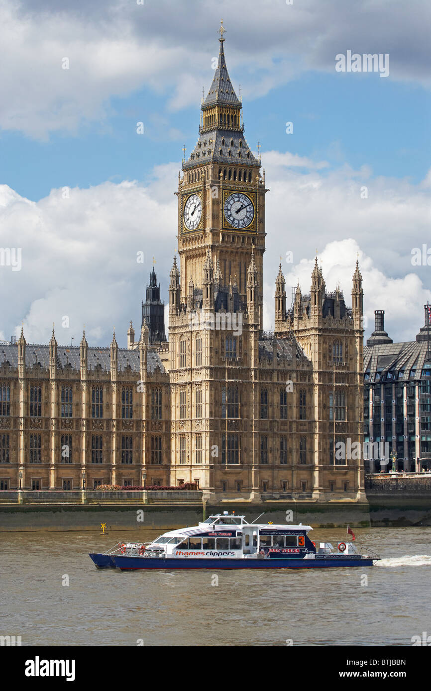 Big Ben, Houses of Parliament et traversier sur la Tamise, Londres, Angleterre, Royaume-Uni Banque D'Images