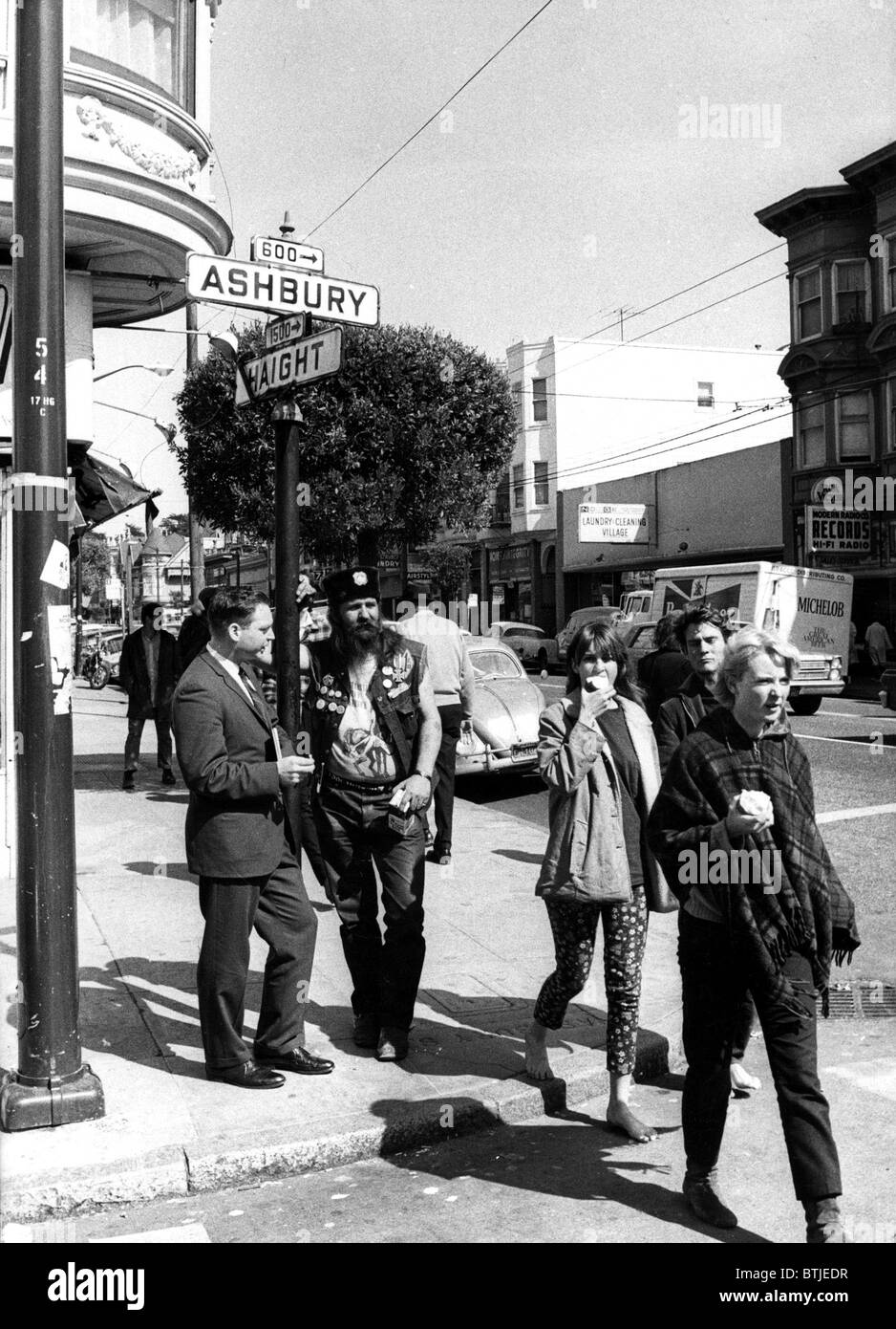 Haight-Ashbury, San Francisco, 1967. Hippies et enfants fleurs. Banque D'Images
