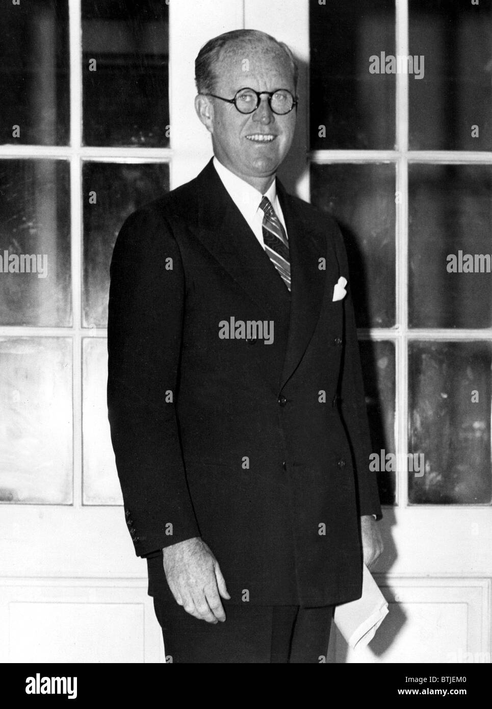 Joseph P. Kennedy, président de la Commission Maritime, en arrivant à la Maison Blanche, Washington, D.C., pour une conférence avec prés Banque D'Images