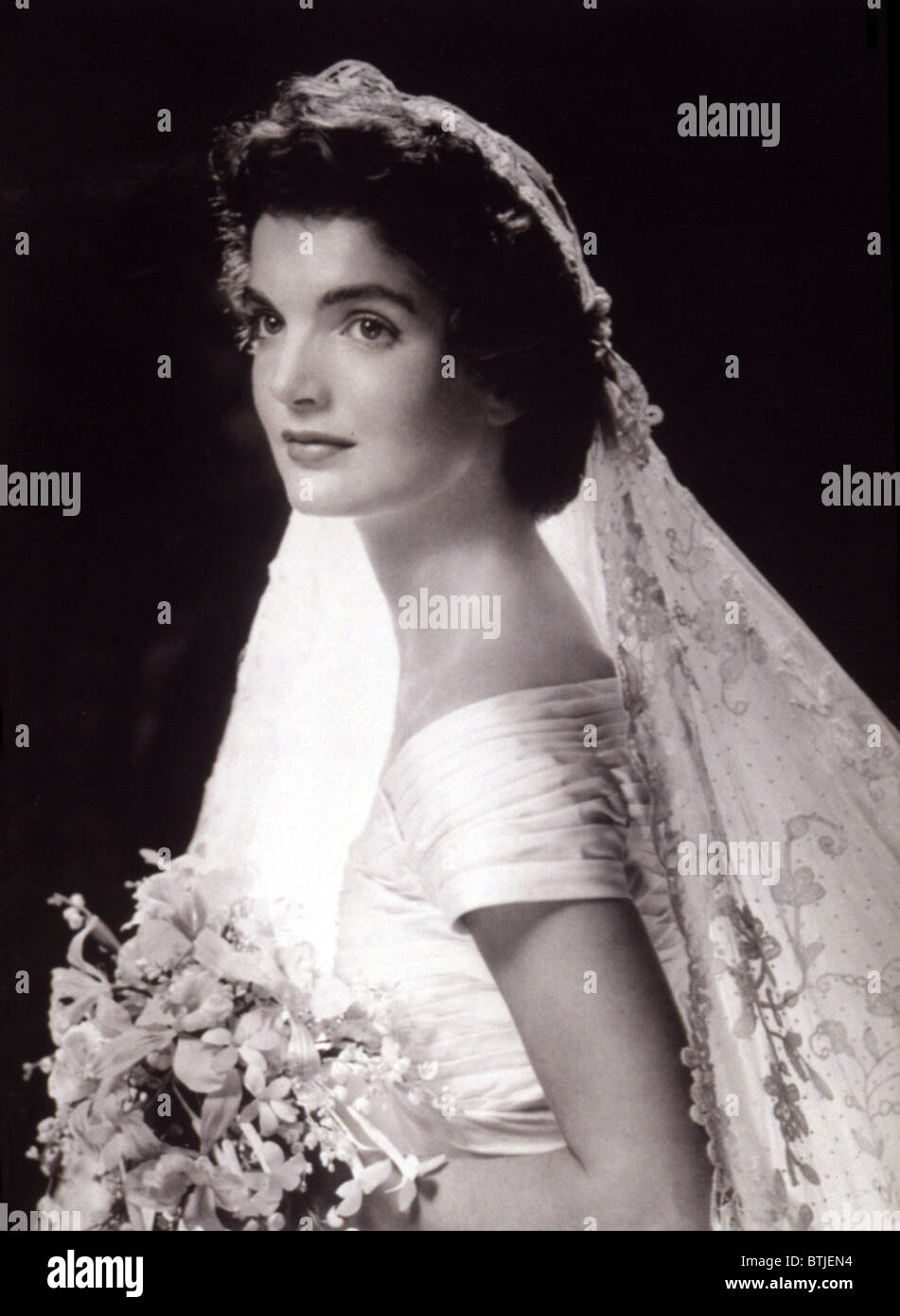 jacqueline-bouvier-kennedy-s-wedding-photo-1953-photo-stock-alamy