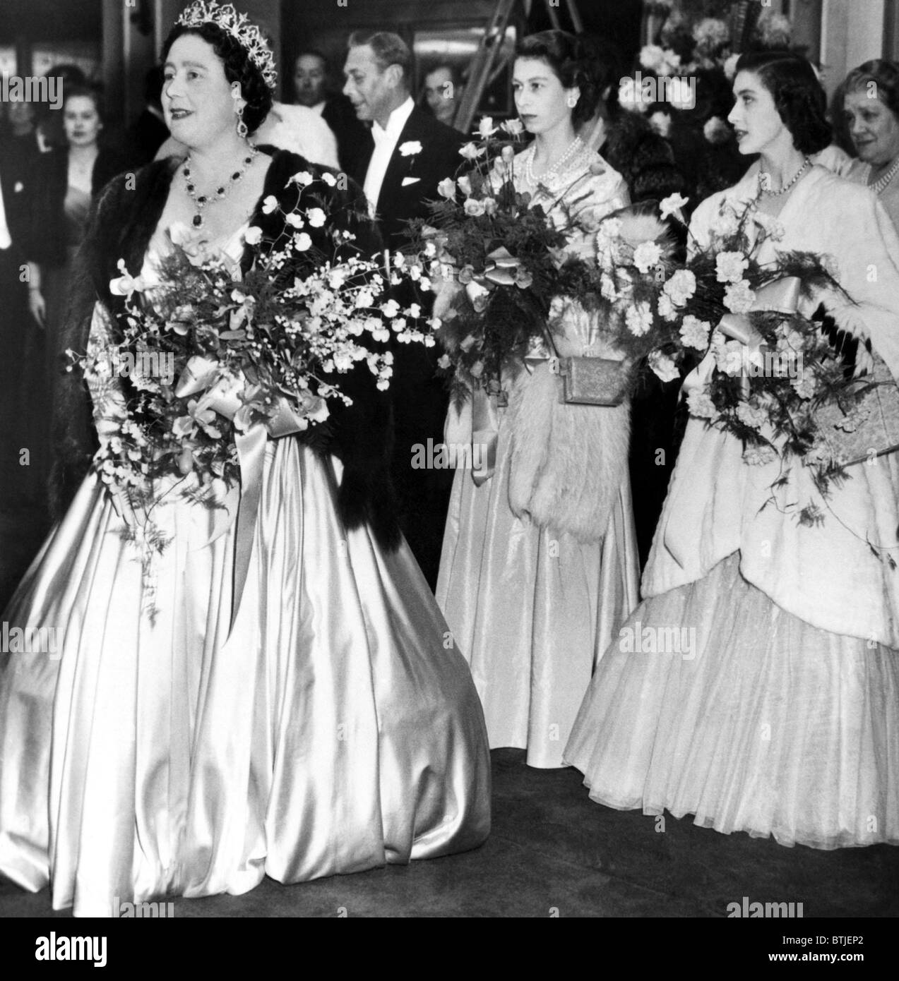 La Reine Elizabeth, le roi George VI (retour), la princesse Elizabeth (la future reine Elizabeth II), Princess Margaret Rose, à l'Odéon Banque D'Images