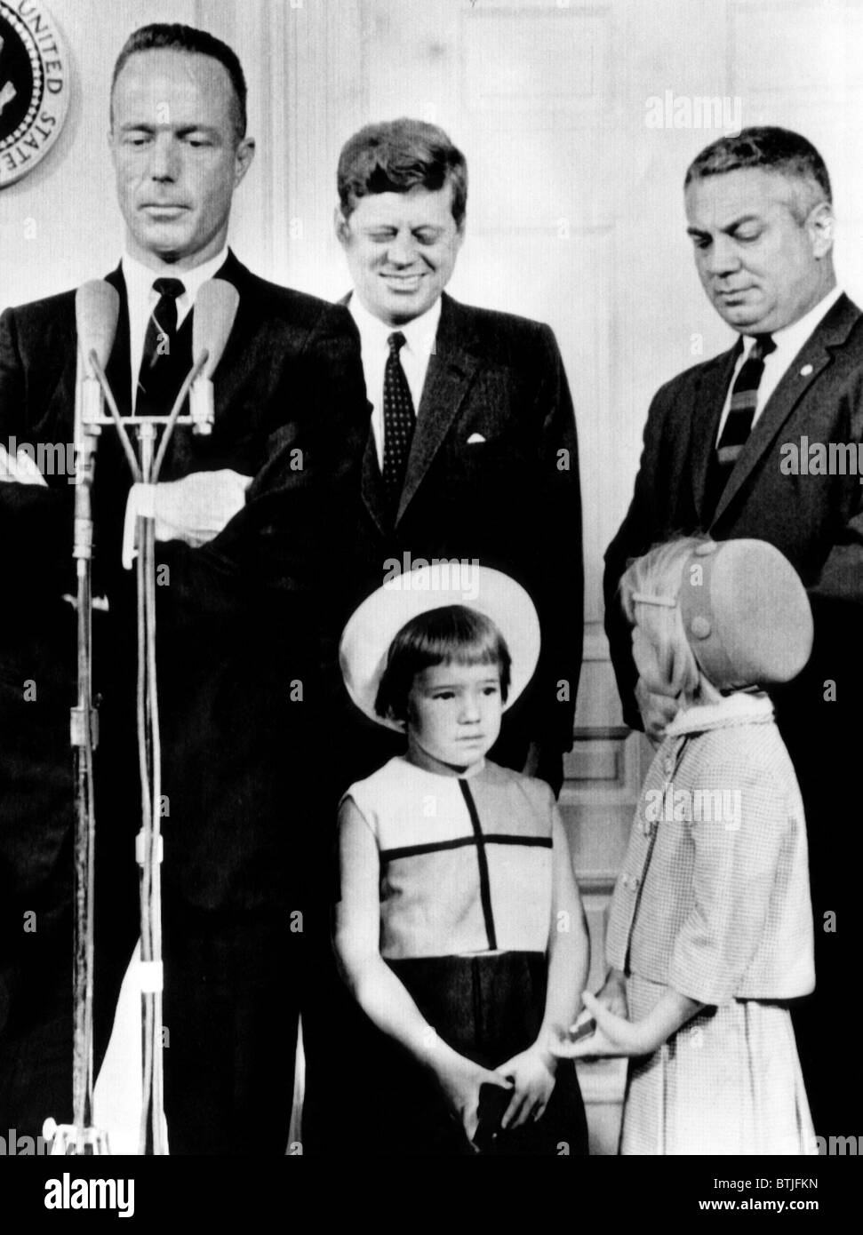L'astronaute Scott Carpenter mercure rend visite à la Maison Blanche. Le président John F. Kennedy, Directeur du Mercure Walter Williams et Carpen Banque D'Images