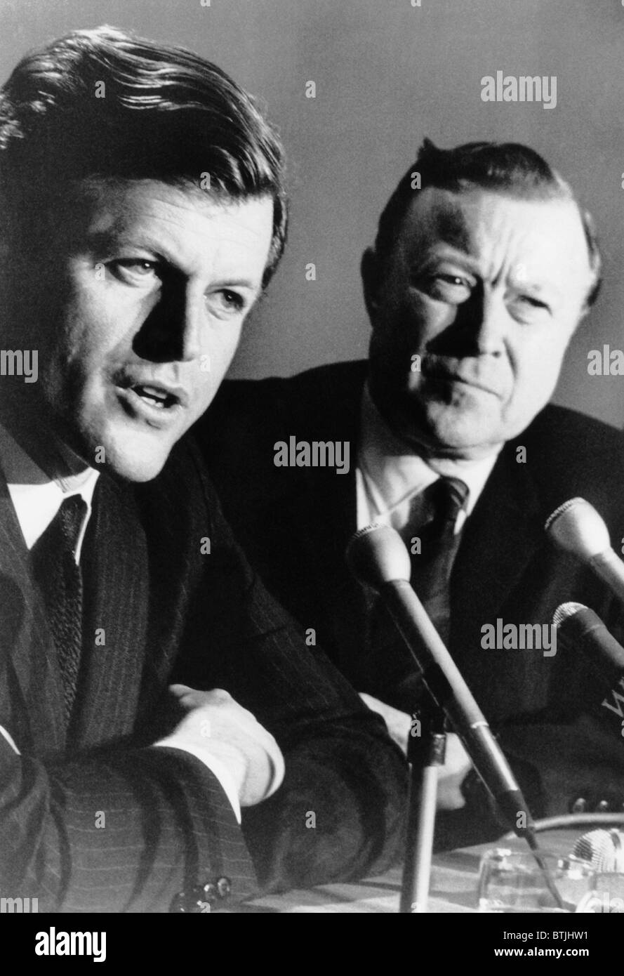De gauche, le sénateur Edward Kennedy, chef syndical au cours de Walter Reuther, grève des postes, Boston, 23 mars 1970, avec la permission de : CSU Arch Banque D'Images
