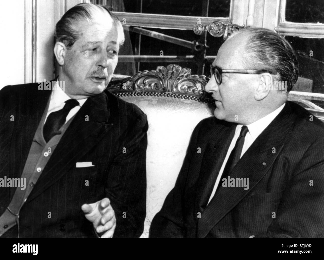 Le Premier Ministre britannique Harold MacMillan, Premier Ministre français Guy Mollet, 03/09/57 Banque D'Images