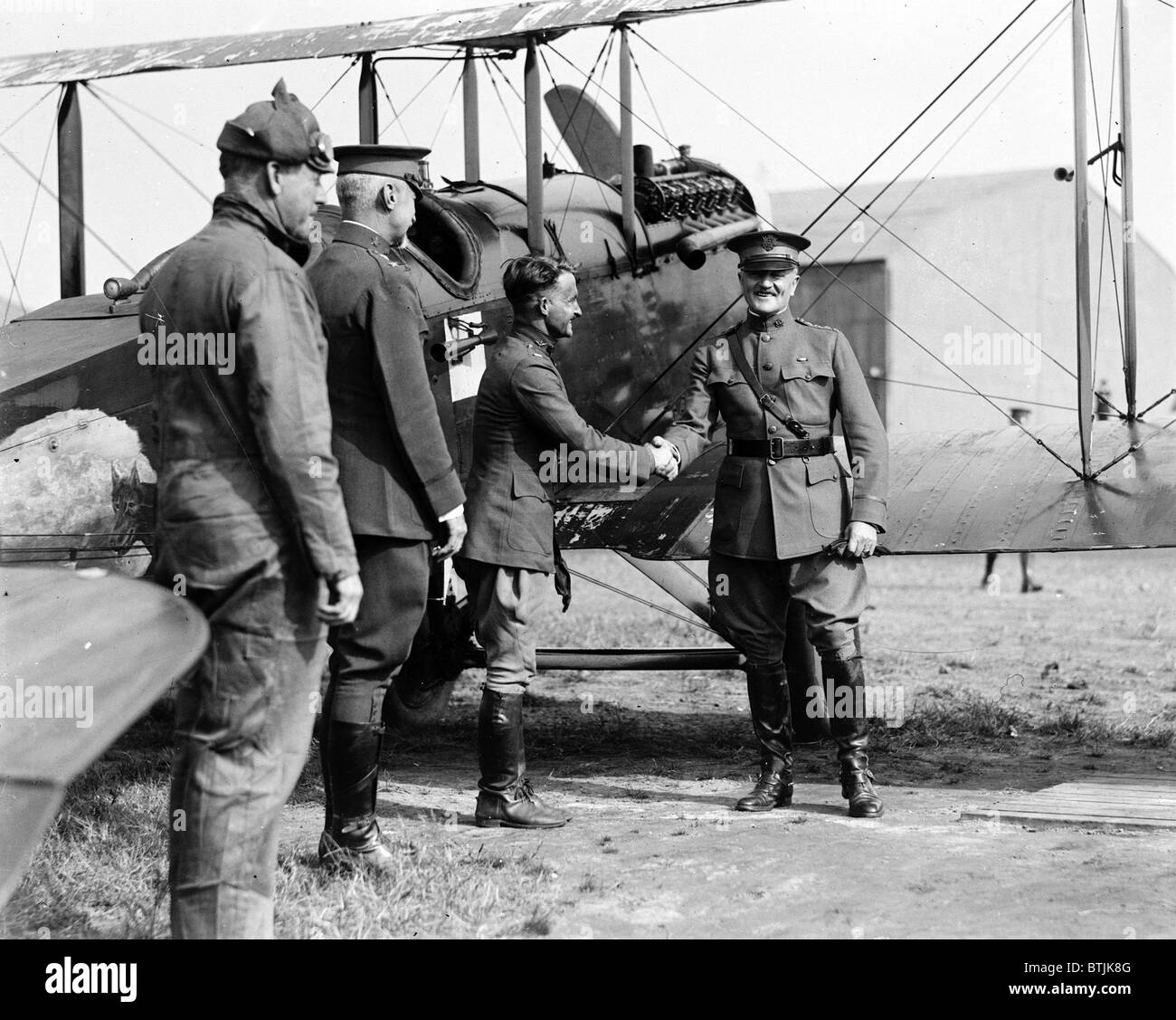 La Première Guerre mondiale, le capitaine Strus (deuxième à droite), et le général John Pershing (droite), 1920. Banque D'Images