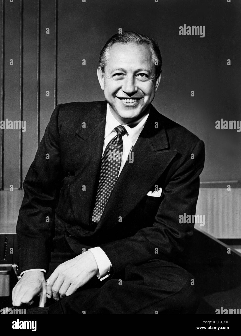 WILLIAM S. Paley, fondateur de CBS, photo datée du 15/04/50. Banque D'Images