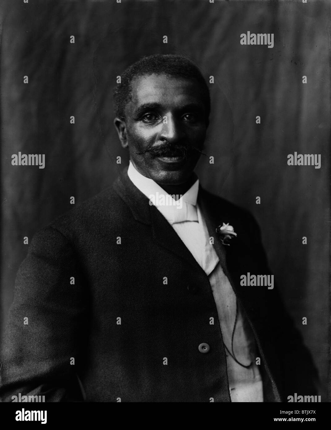 George Washington Carver (1864-1943), botaniste américain africain, professeur et ancien esclave, l'Institut Tuskegee, Tuskegee, Alabama, photo de Frances Benjamin Johnston, 1906. Banque D'Images