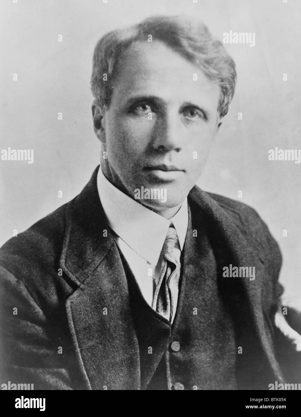 Robert Frost (1874-1963), poète américain, ca. 1915. En 1913, Frost a publié son premier recueil de poèmes, un garçons auront, lorsqu'il était près de 40 ans. Banque D'Images