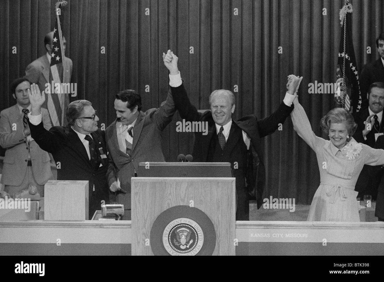 Convention nationale républicaine de 1976, à Kansas City, Missouri nommé le président sortant Gerald Ford. De gauche à droite : le vice-président Nelson Rockefeller, vice-président candidat Bob Dole, Gerald Ford, Betty Ford. Banque D'Images