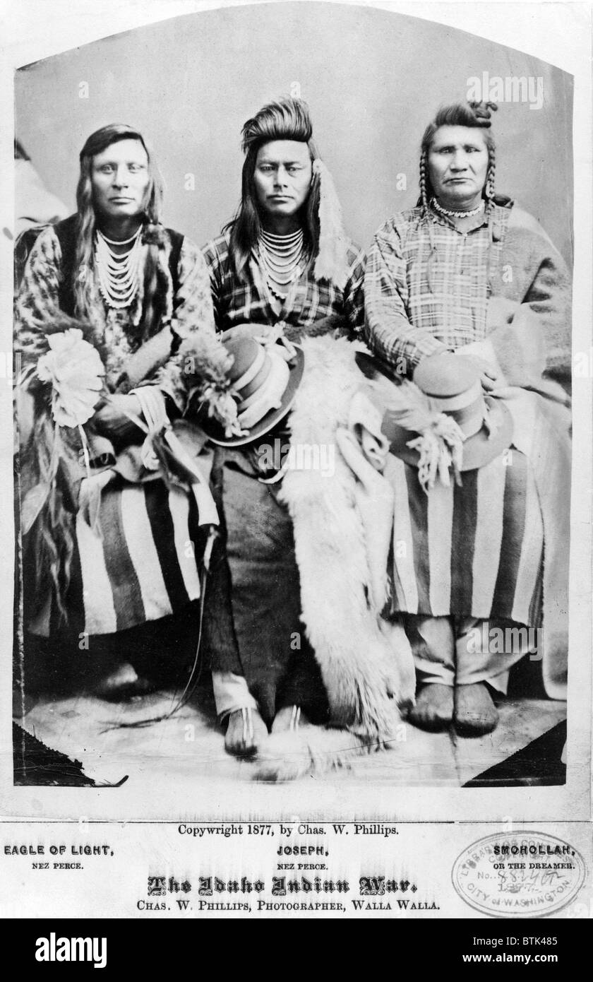 La California Indian War. Blanche de lumière, Nez Perce ; Joseph, Nez Perce ; et (Smohollah). Carte de l'armoire, 1877 Banque D'Images