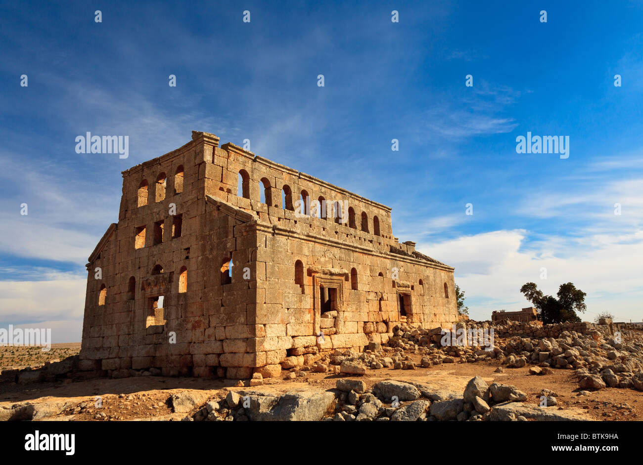 Église byzantine dans la cité déserte de Mushabbaq oublié près d'Alep, Syrie Banque D'Images