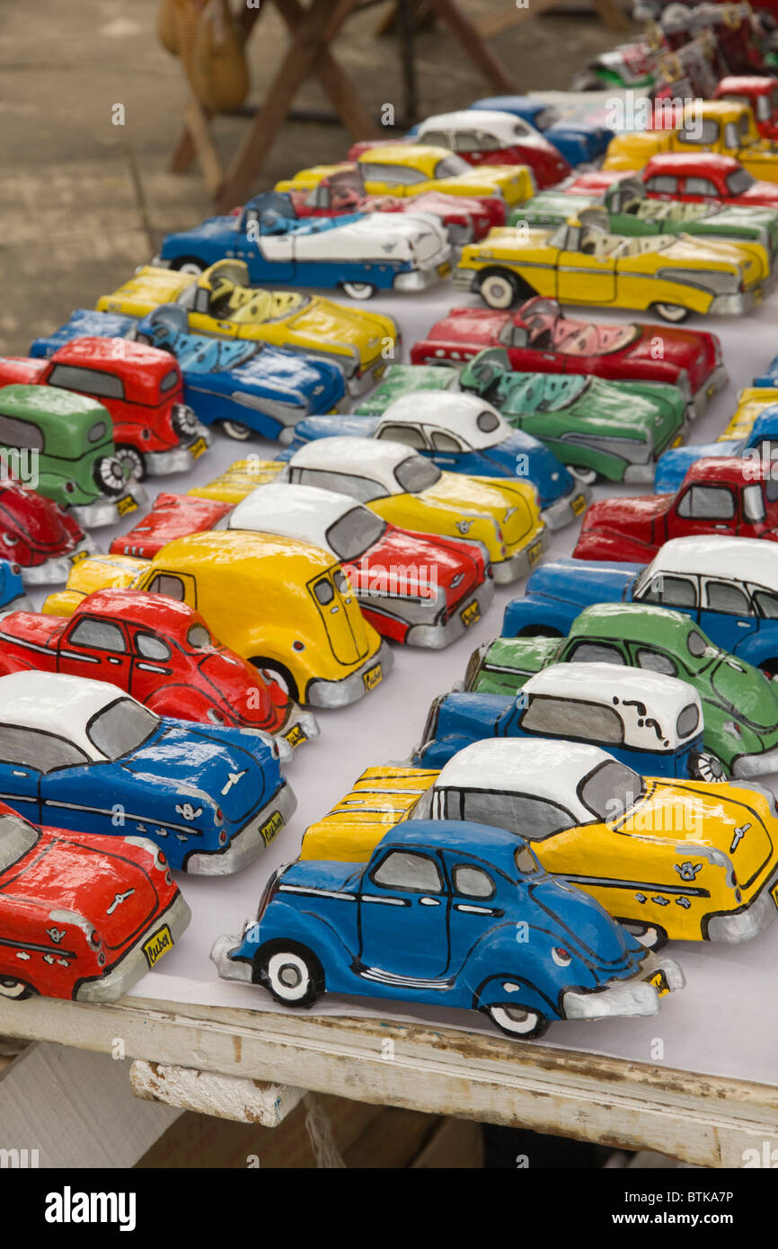 Papier-Mache Voitures Banque D'Images