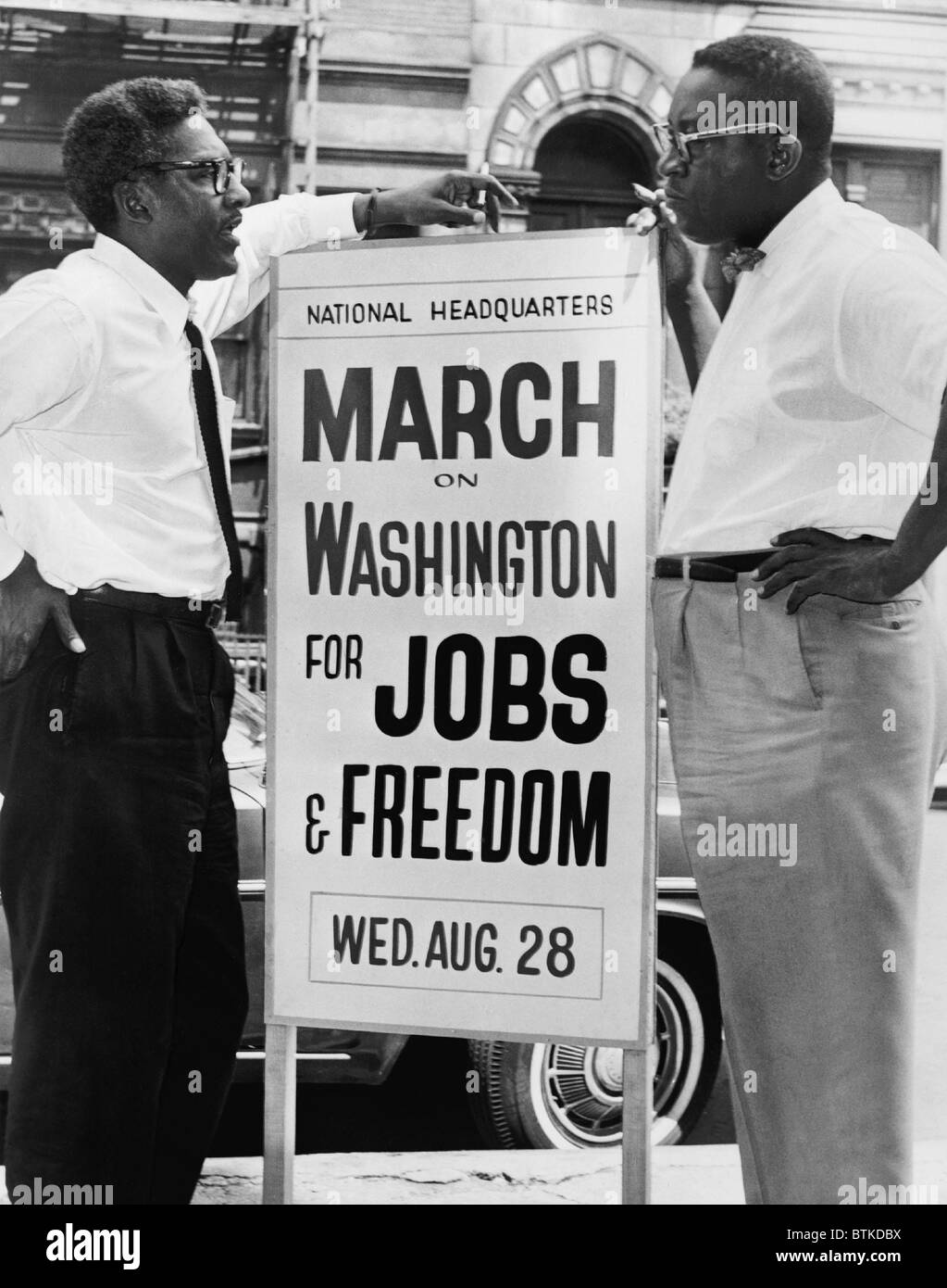 Pour Bayard Rustin (1912-1987), ici avec son collègue Cleveland Robinson, le rôle de principal organisateur de la Marche sur Washington du 13 août 1963, est l'aboutissement de plus de 20 ans lutte pour les droits civiques. Il a été un mentor pour le jeune, Martin Luther King Jr. Banque D'Images
