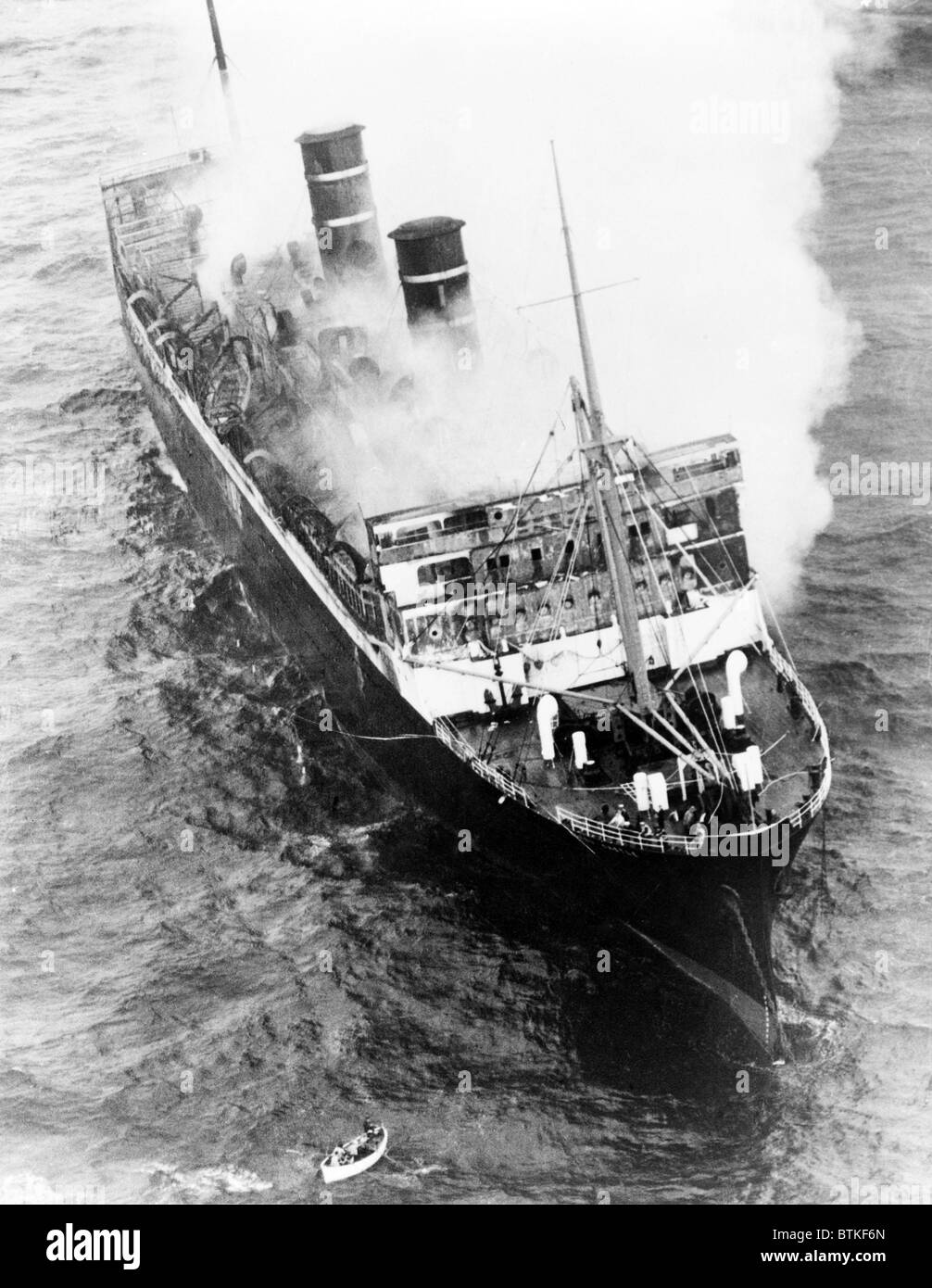 Paquebot de luxe Morrow Castle, mégot au large de Asbury Park, New Jersey. Sur son dernier voyage de La Havane à New York, une tempête et d'incendie du navire a causé la mort de 135 passagers et membres d'équipage. Septembre 1934. Banque D'Images
