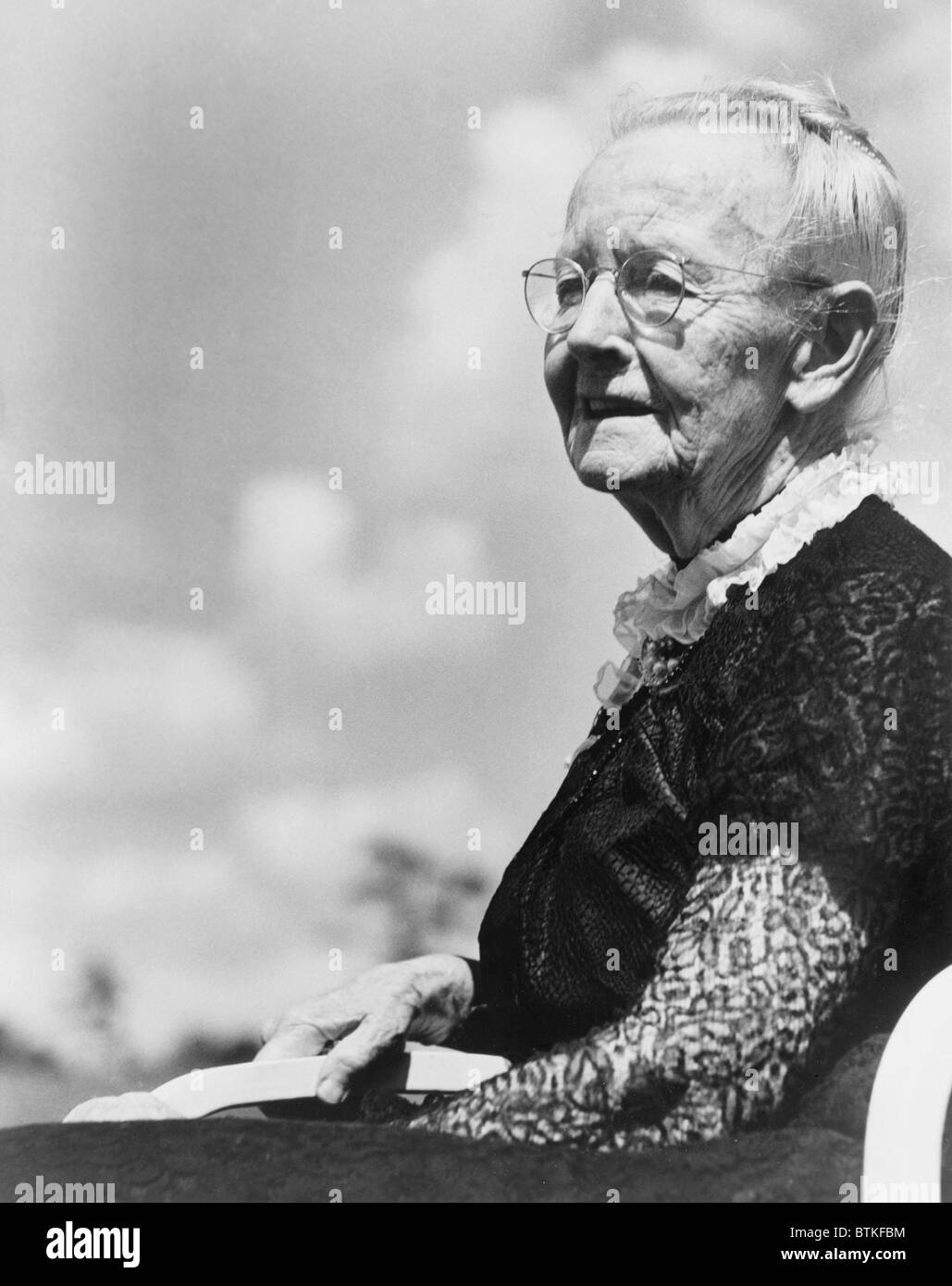 Grandma Moses, né comme Anna Mary Robertson (1860-1961), a commencé à peindre dans les années 70 et atteint son acclamée comme un peintre populaire. Banque D'Images