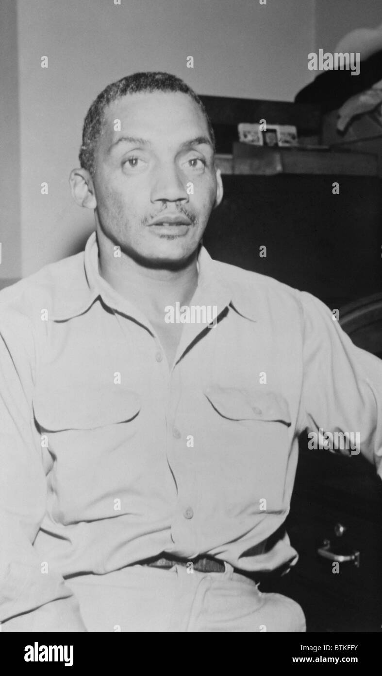 Ralph Ellison (1914-1994), d'Afrique du Nord auteur de le roman classique, l'homme invisible (1953), alors qu'il était un jeune écrivain et universitaire en 1935. Banque D'Images