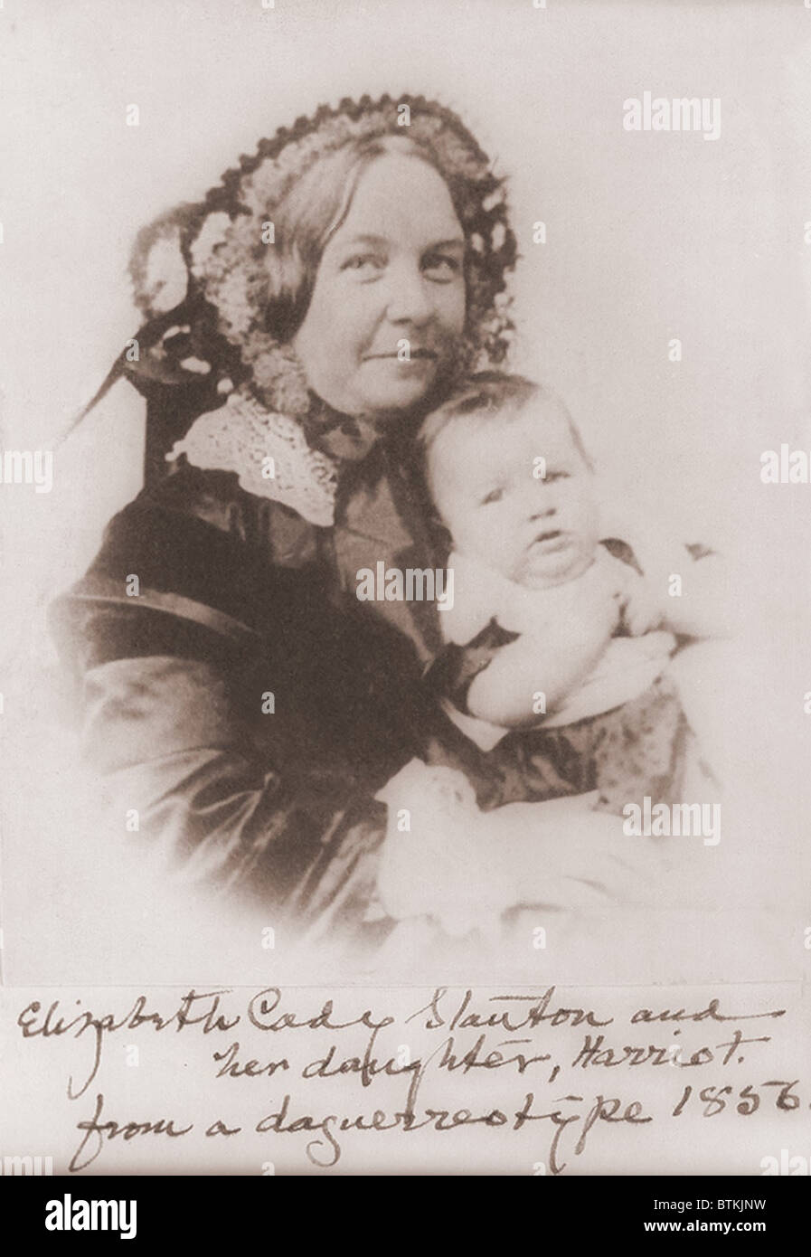 Elizabeth Cady Stanton (1815-1902), tenant sa petite fille Harriot, l'un de ses sept enfants en 1856. Harriot (1856-1940), suivi sa mère comme une activiste féministe. Banque D'Images