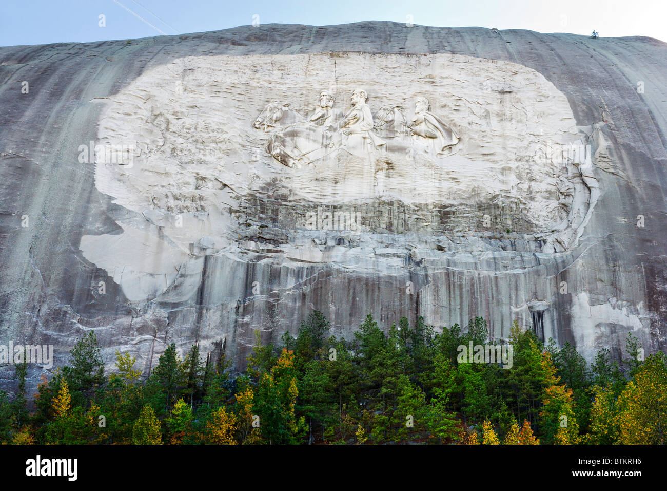 La sculpture commémorative de Jefferson Davis, Robert E Lee et 'Stonewall' Jackson, Stone Mountain Park, près d'Atlanta, Georgia, USA Banque D'Images