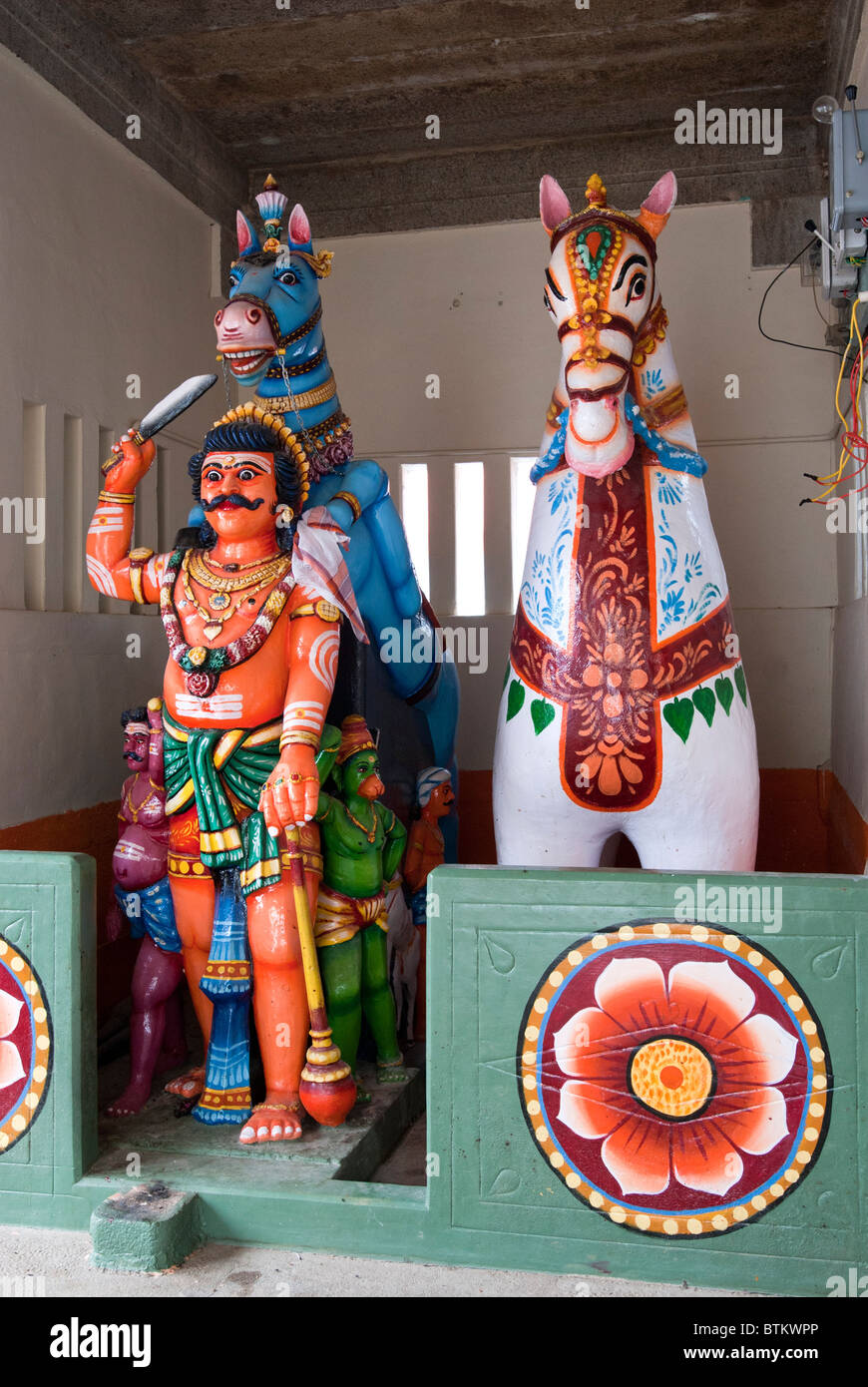 Temple Guardian Village à Moolankudi,District Shanghai, Tamil Nadu, Inde du Sud, Inde. Banque D'Images