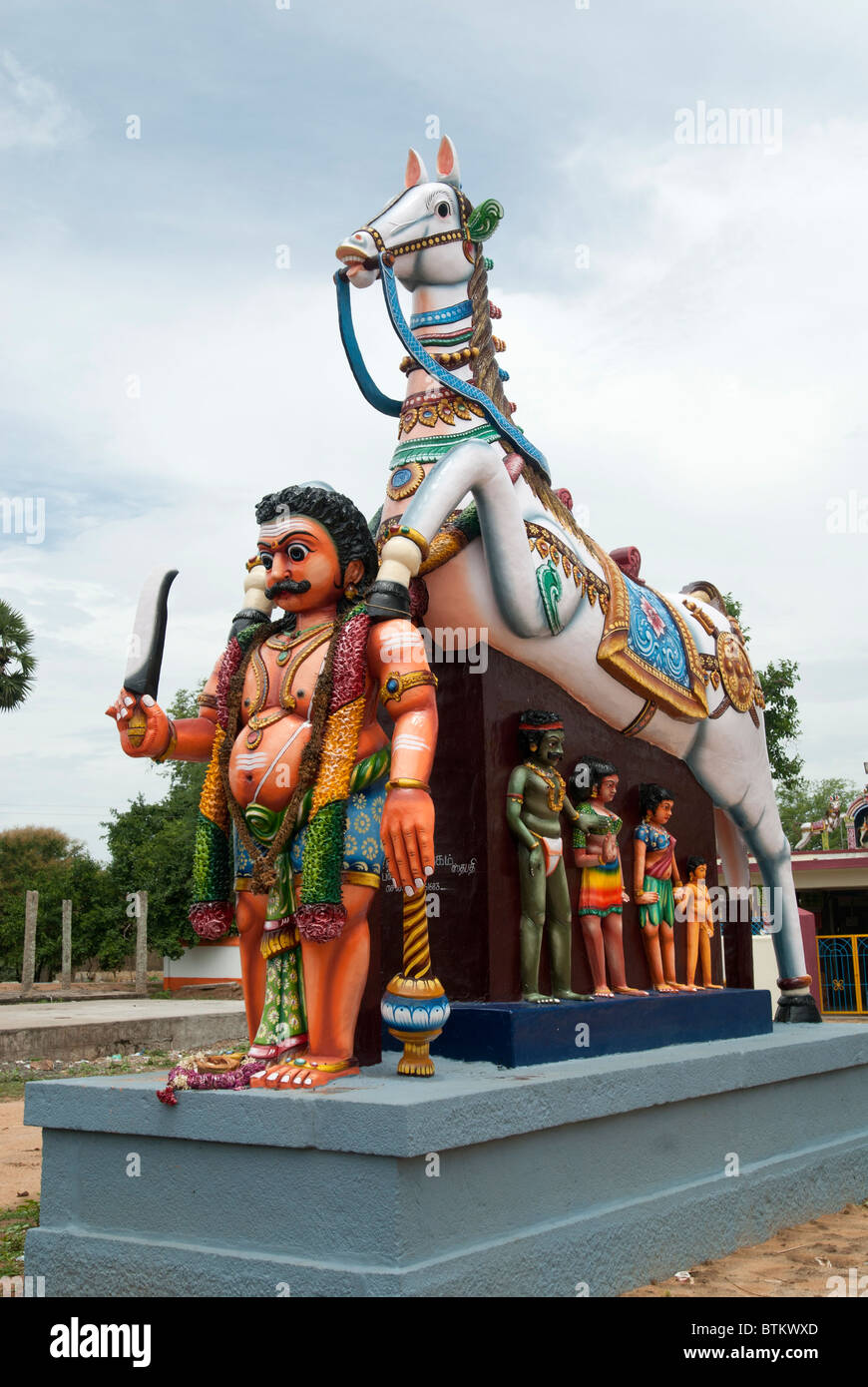 Temple Guardian Village à Moolankudi,District Shanghai, Tamil Nadu, Inde du Sud, Inde. Banque D'Images