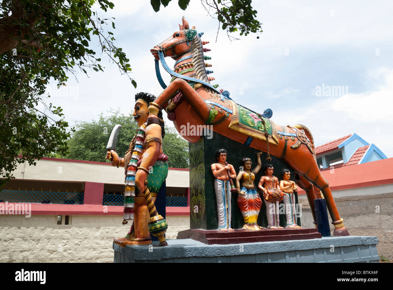 Temple Guardian Village à Moolankudi,District Shanghai, Tamil Nadu, Inde du Sud, Inde. Banque D'Images