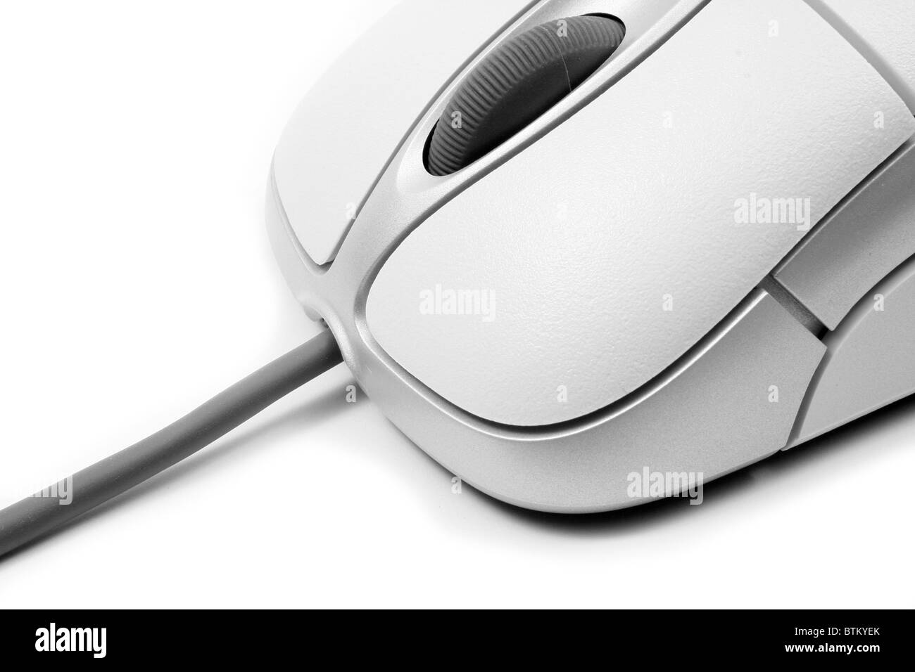 Une souris d'ordinateur. Tous isolé sur fond blanc. Banque D'Images