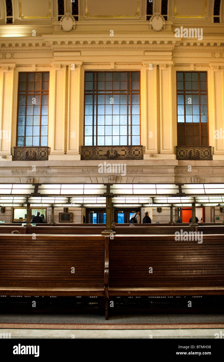La salle d'attente du terminal Hoboken à Hoboken, NJ, conçu par l'architecte Kenneth Murchinson en 1907. Banque D'Images