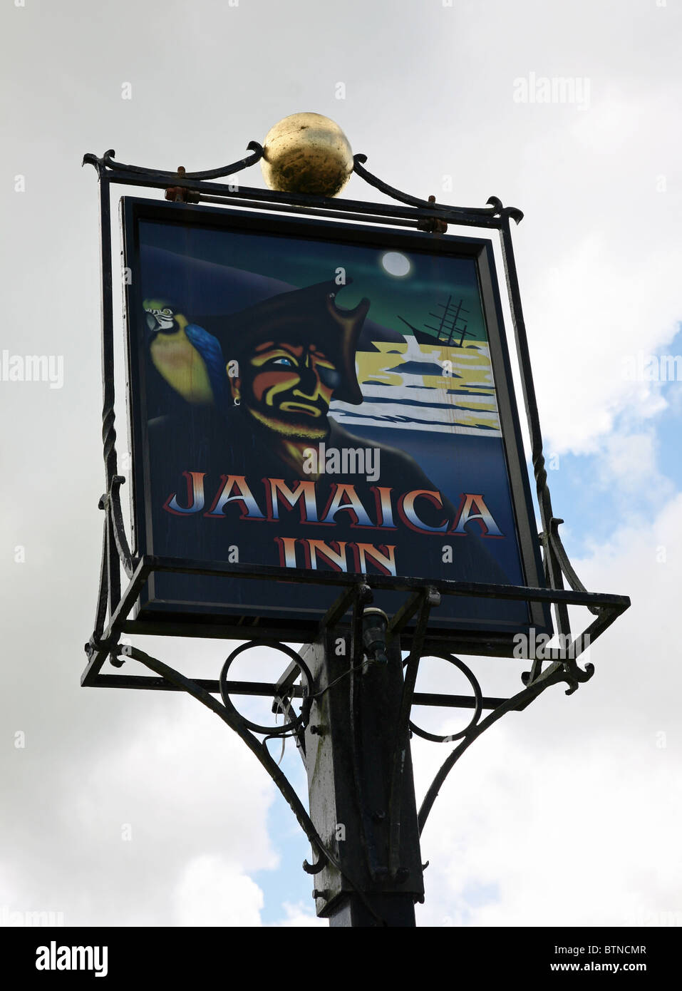 Jamaica Inn enseigne de pub, Bolventor, Bodmin Moor, Cornwall, Angleterre, Royaume-Uni, le paramètre pour le roman de Daphne du Maurier du même nom Banque D'Images