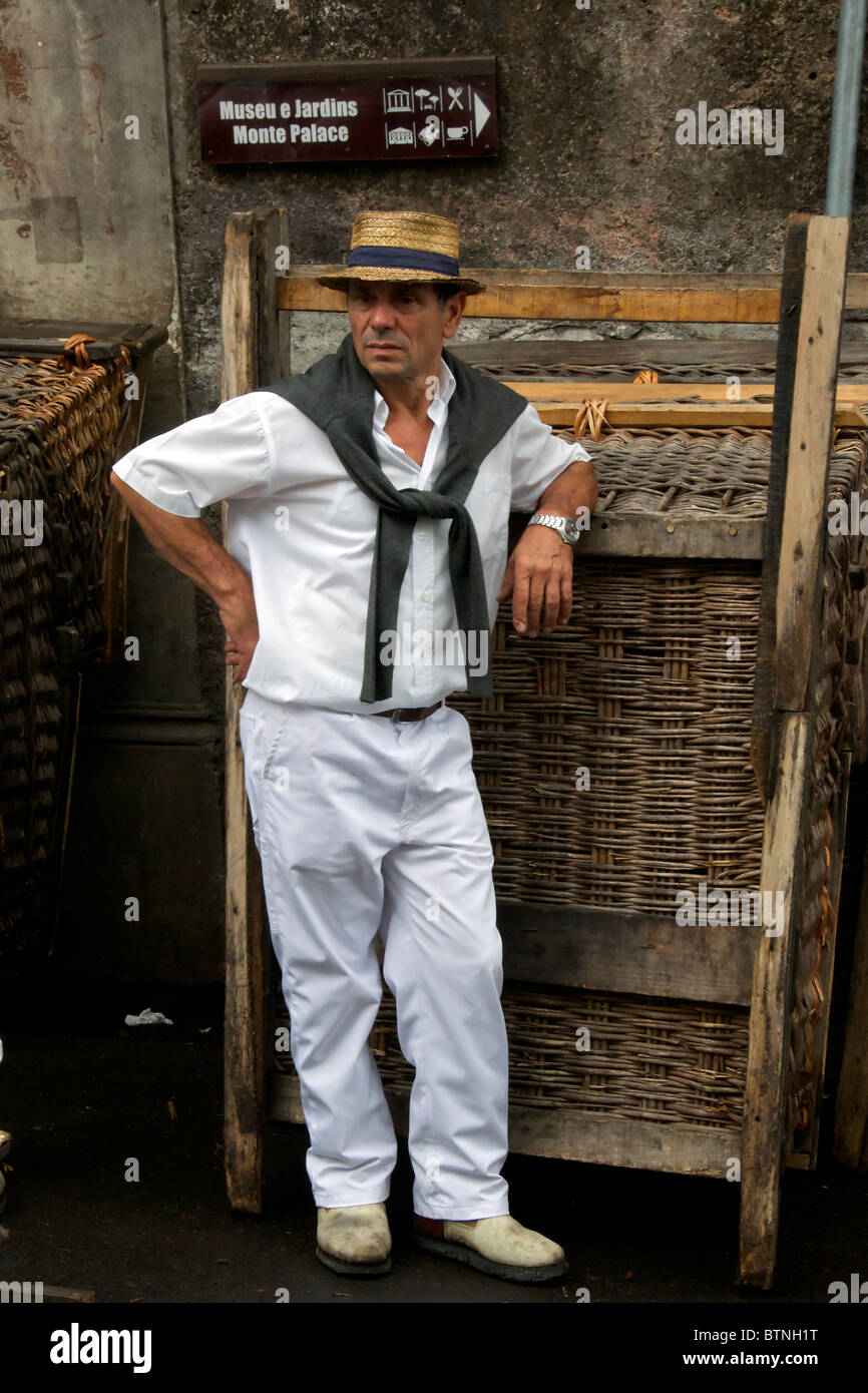 Toboggan détendue dans pilote Monte Funchal Madeira Portugal plaisancier Banque D'Images