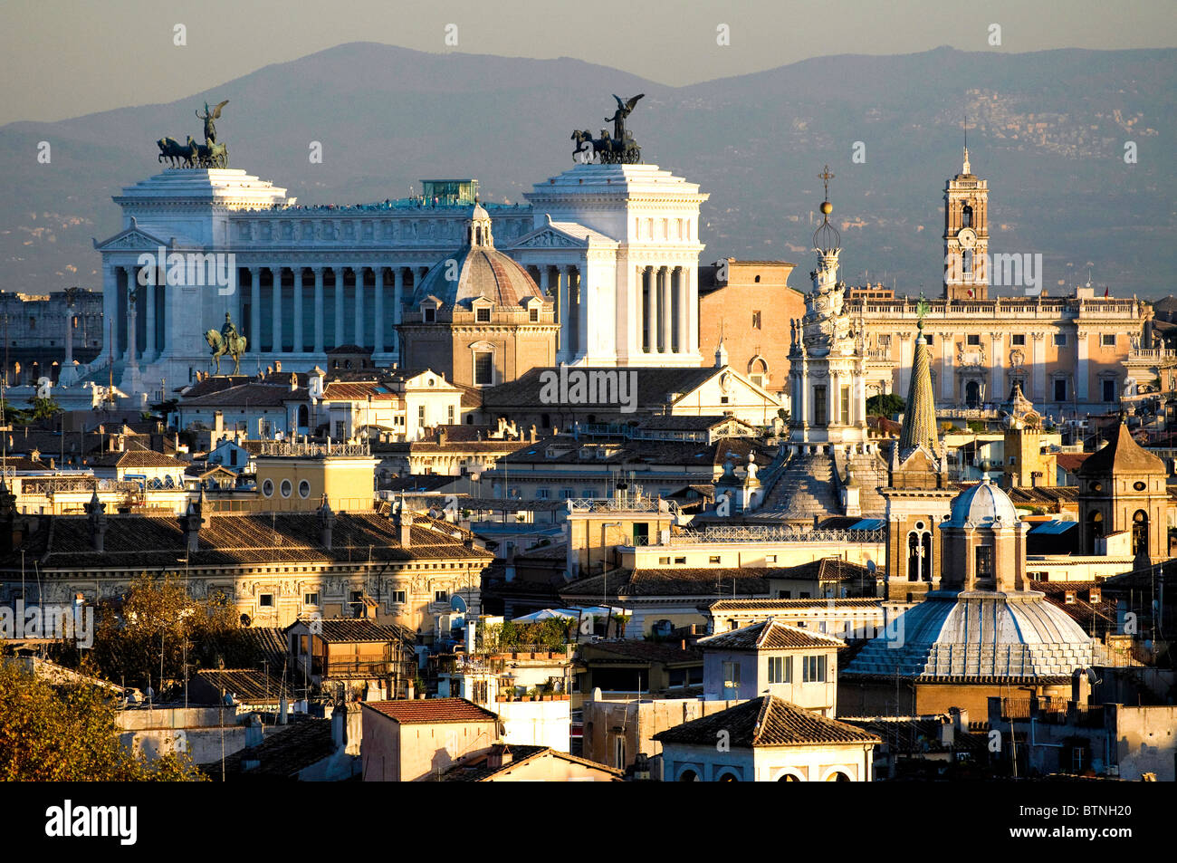 Vue sur les toits de Rome pris du Castel Sant'Angelo, Rome Italie Banque D'Images