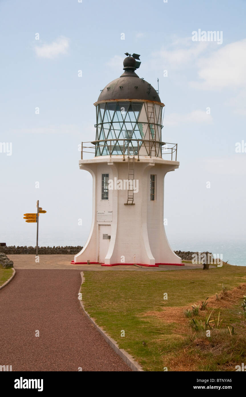 Phare du cap Reinga ,,Cape Maria Van Dieman, spiritueux,Te Werahi Bay Beach Île Motuopao, North Island, New Zealand Banque D'Images