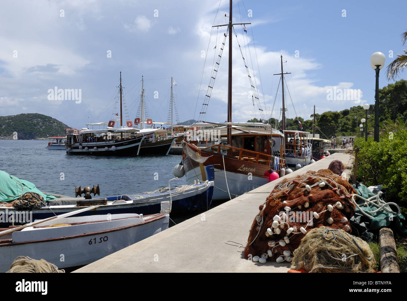 Une belle vue sur le port de l'Sudurad Village sur l'île de Sipan, îles Elafiti. L'île de Sipan est la plus grande des... Banque D'Images