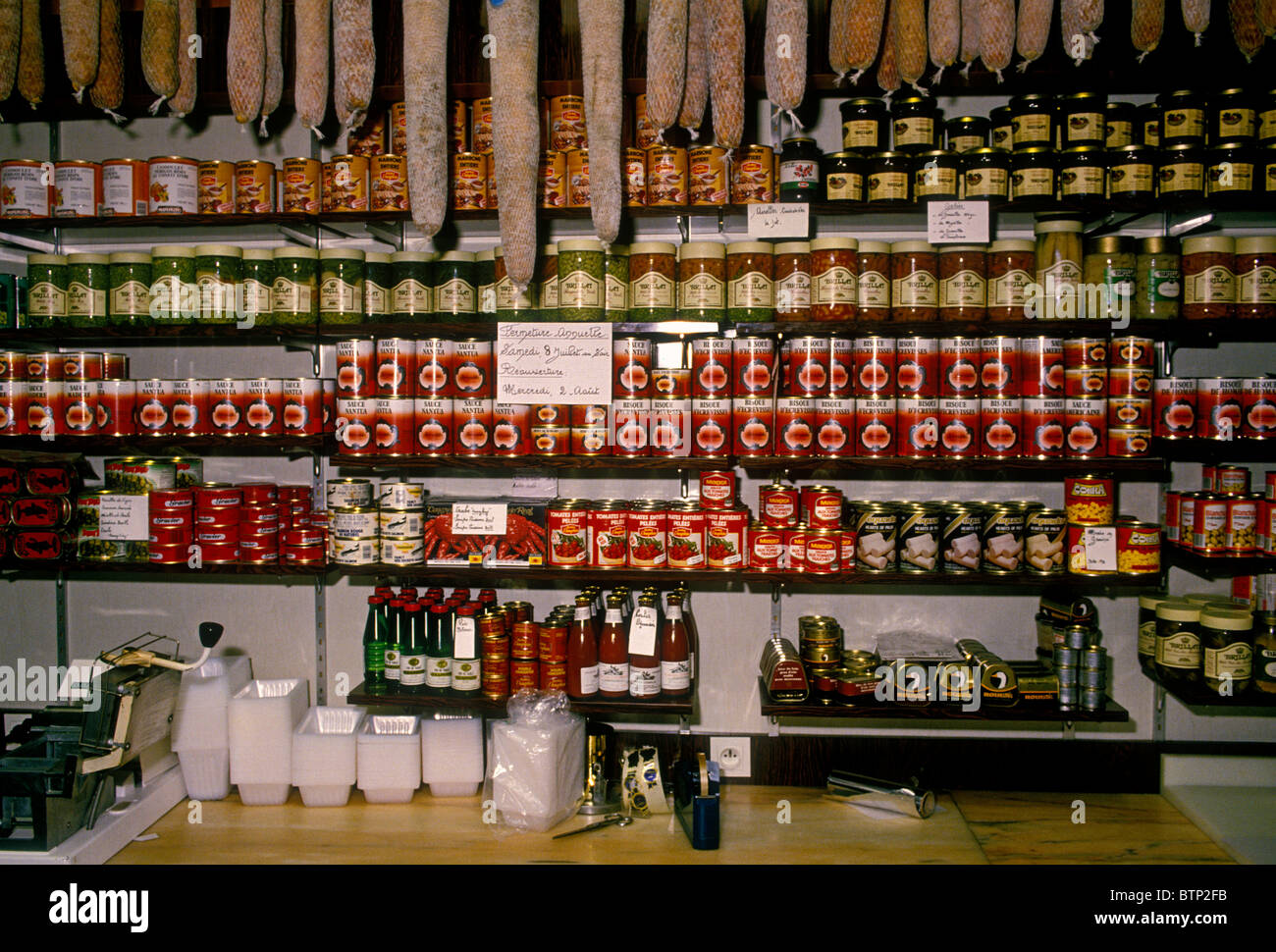 Saucisse de porc, conserves, charcuterie de Latour, ville de Lyon, Rhône-Alpes, France Banque D'Images