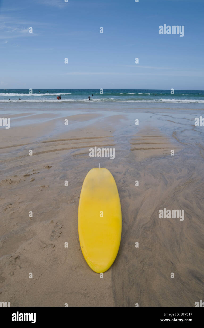Lifeguard de surf sur la plage de St Ives, Cornwall, UK. Banque D'Images