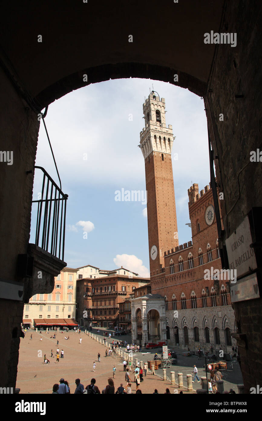 Dans la Tour del Mangia Sienne Piazza del Campo Banque D'Images