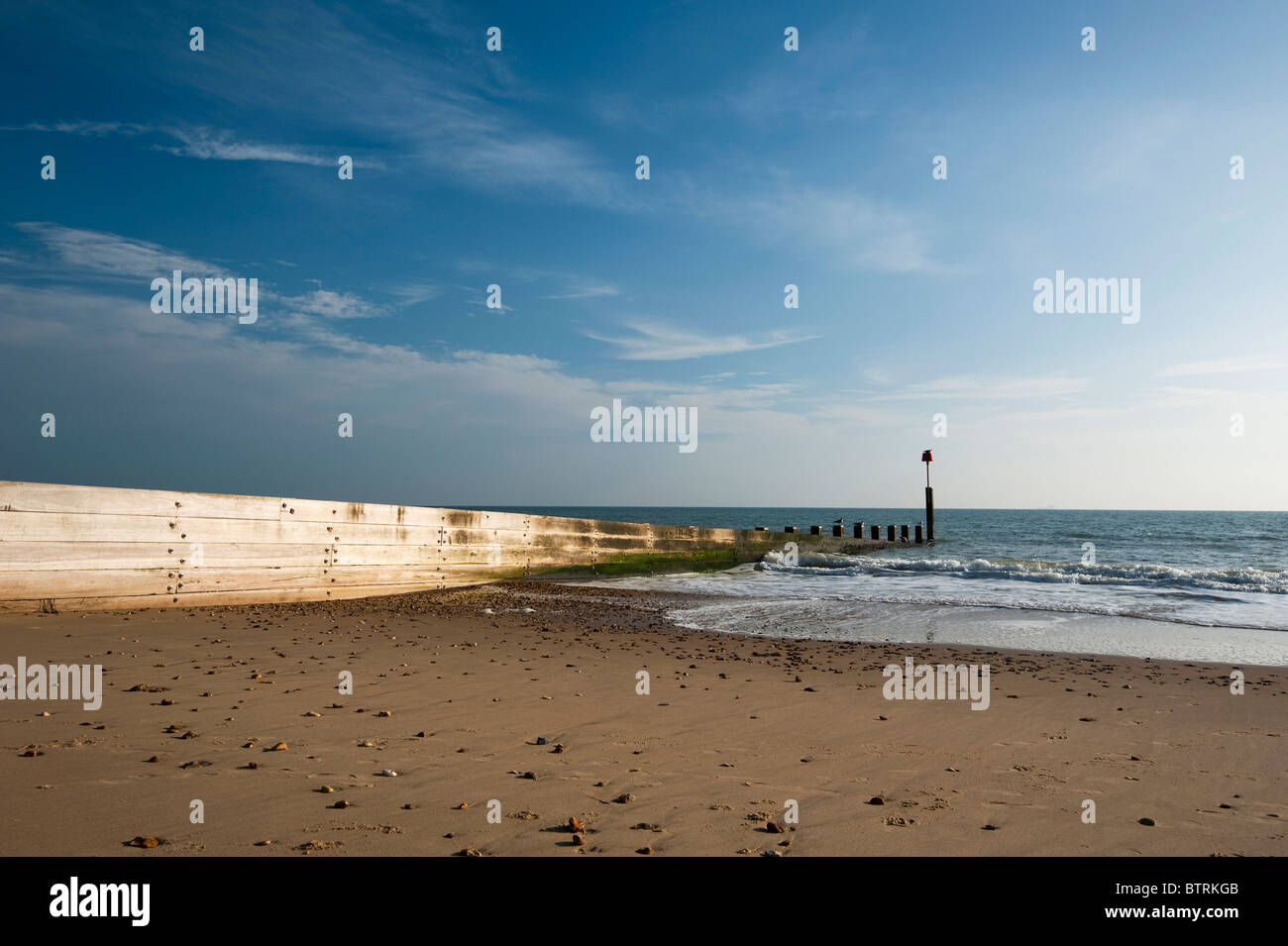 Épi en bois sur la plage de Bournemouth, dans le Dorset, Royaume-Uni Banque D'Images