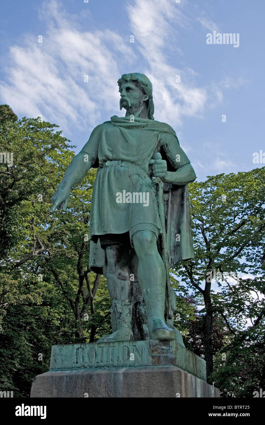 Statue de Rollon à Alesund, Norvège. Réputée pour être le fondateur de la dynastie des ducs de Normandie au 10e siècle. Banque D'Images