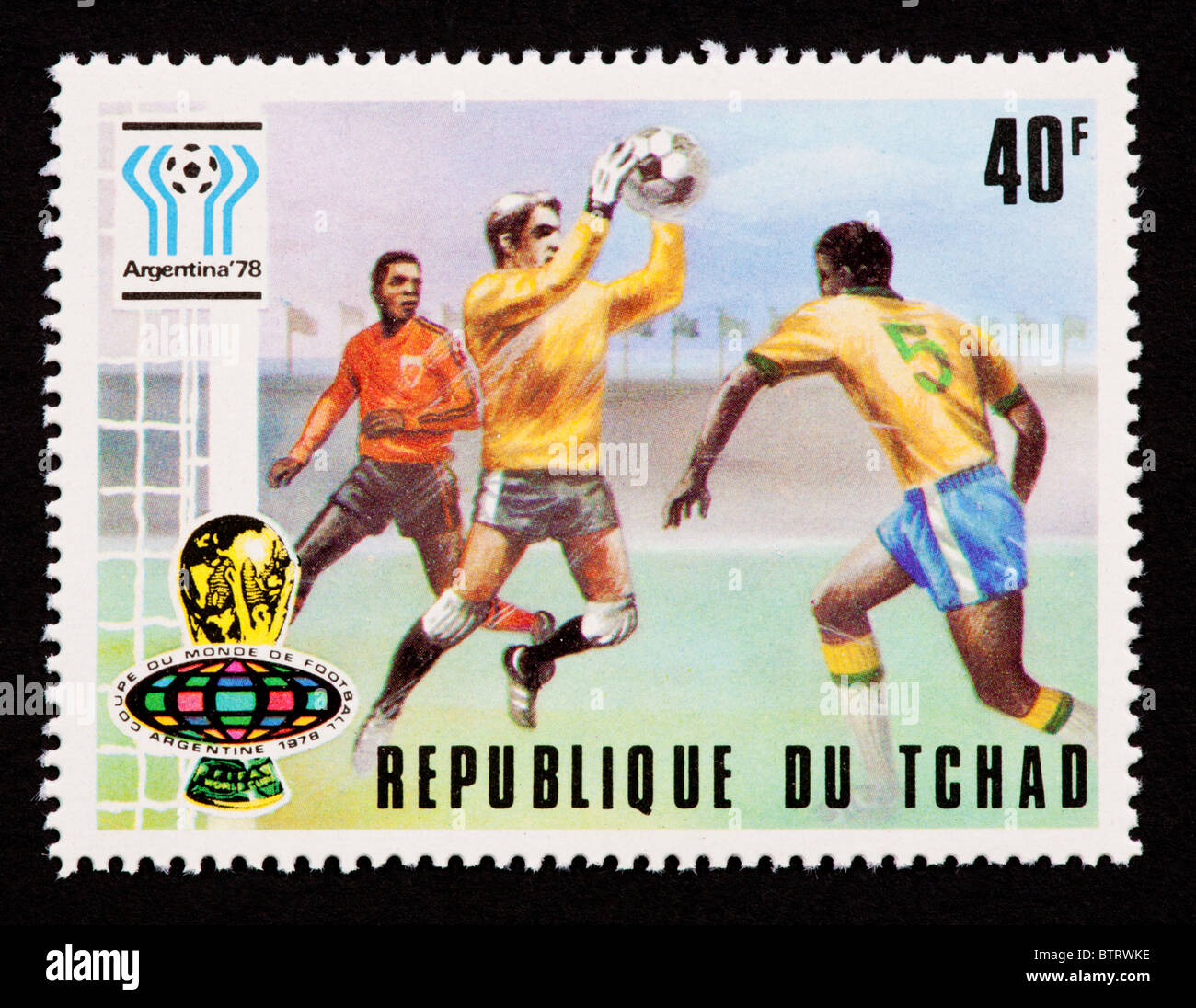 Timbre-poste représentant le Tchad à partir de joueurs de football de la Coupe du Monde 1978. Banque D'Images