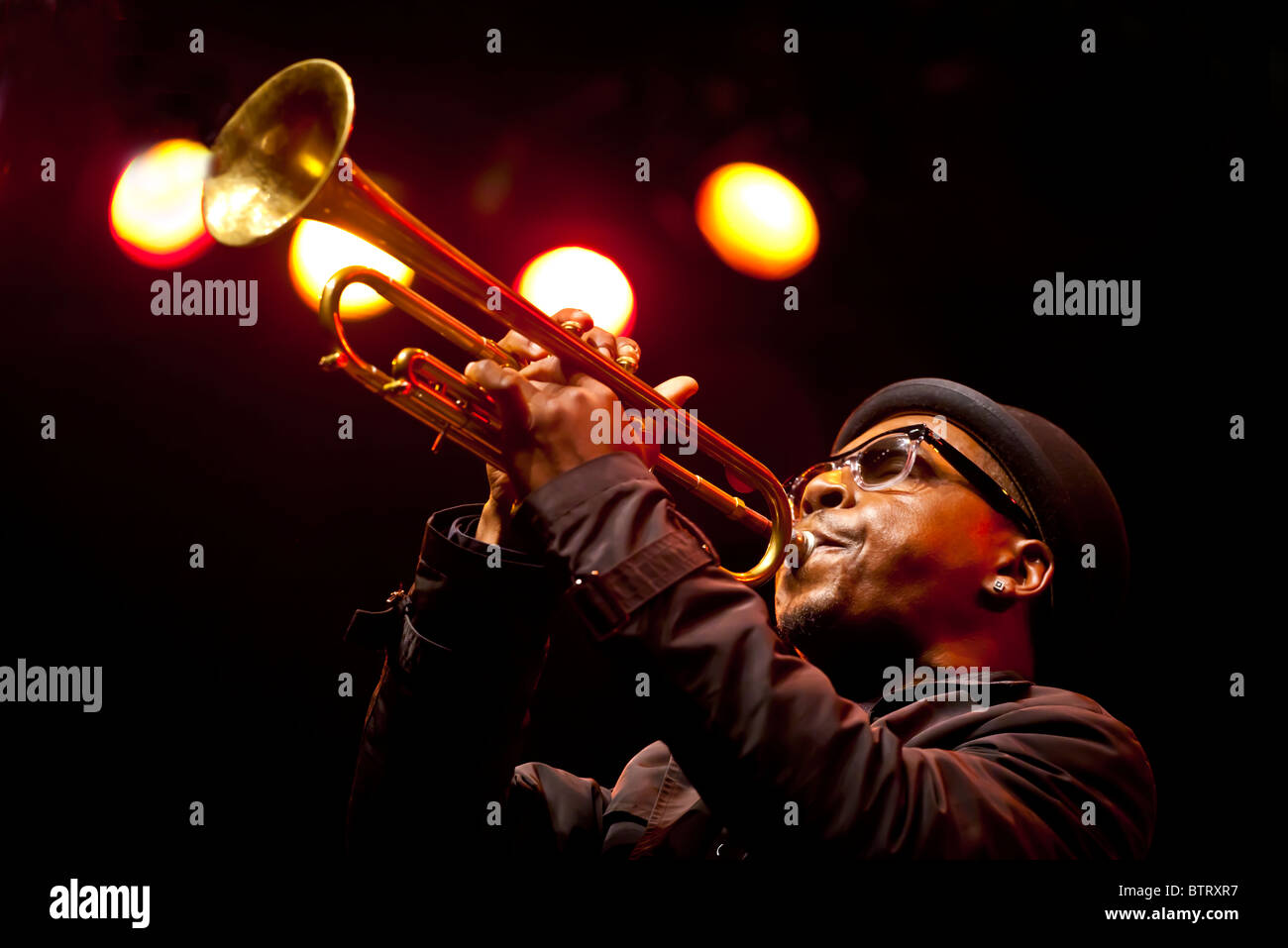 ROY HARGROVE à la trompette avec le ROY HARGROVE BIG BAND - 2010 Festival de jazz de Monterey, CALIFORINA Banque D'Images