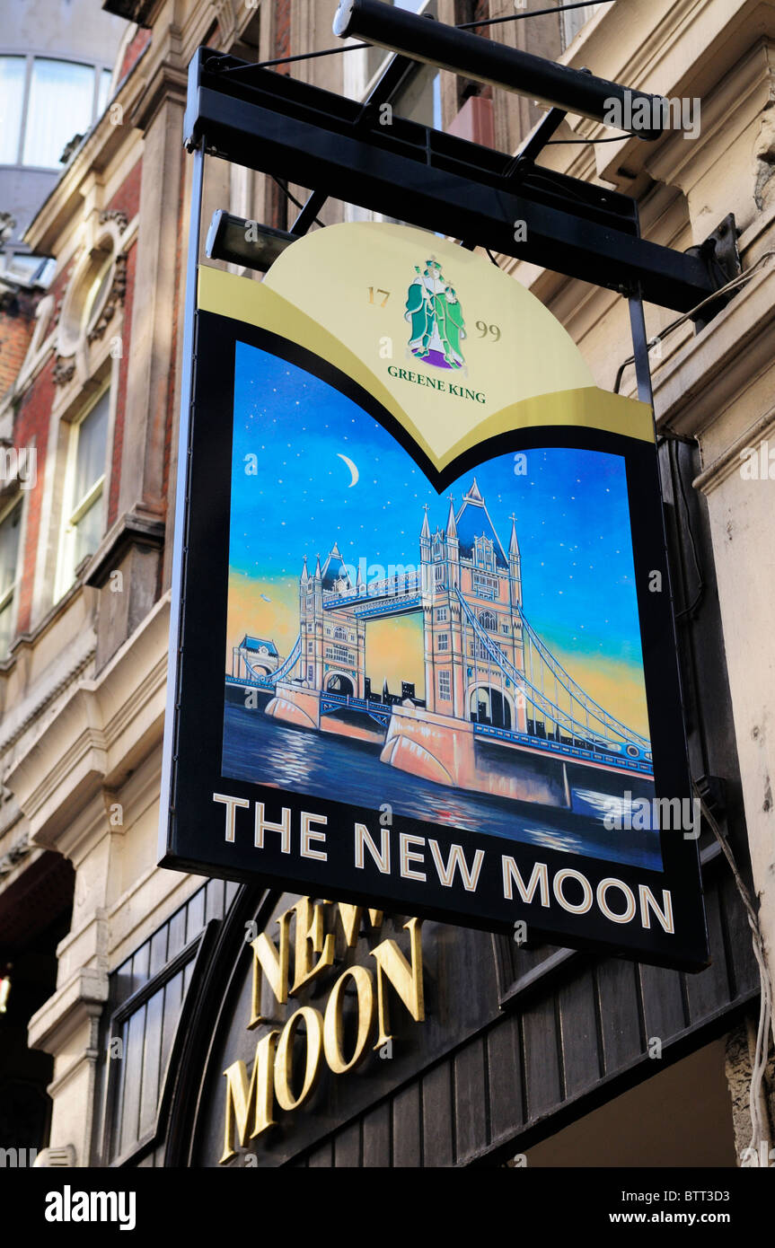 La Nouvelle Lune enseigne de pub, Leadenhall Market, London, England, UK Banque D'Images